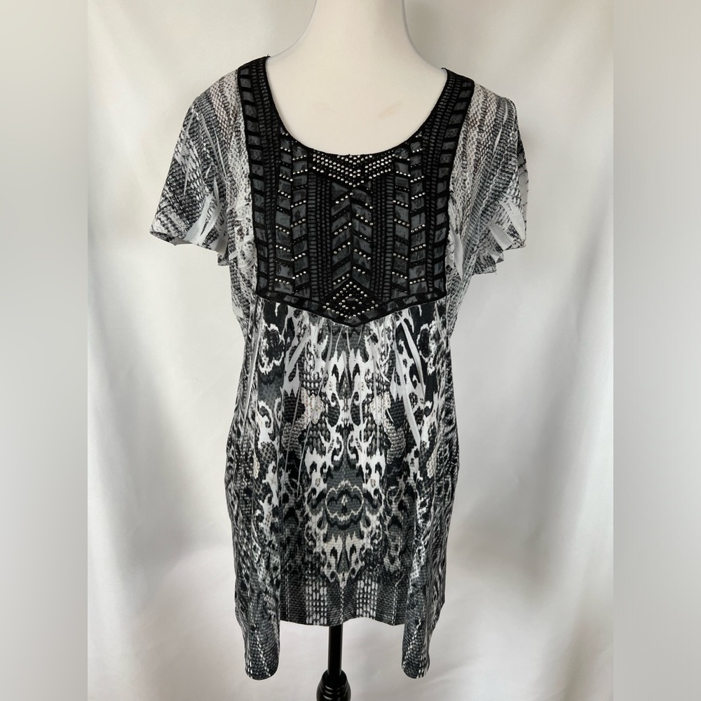 World Unity Rhinestone Embellished Short Sleeve Snake Print Blouse Size Medium